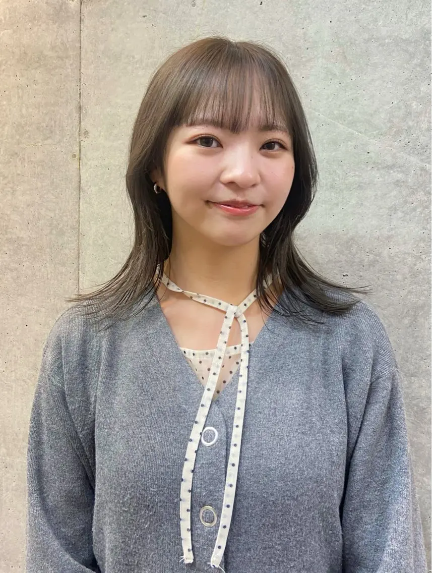 ミディアム カラー 透明感カラー グレージュ オリーブグレージュ オリーブグレー Arisa 表参道/ケアブリーチのヘアスタイル