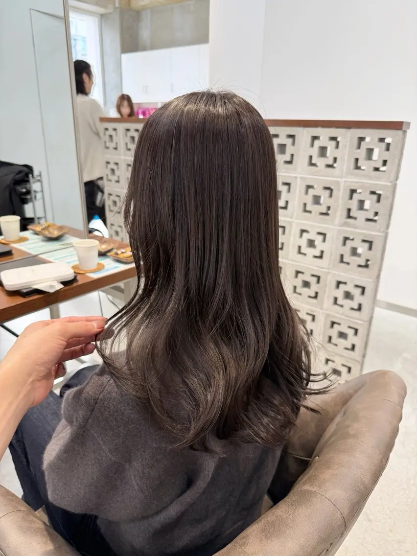 ロング カラー 透明感カラー カット ヘアカラー トリートメント カイリ /レイヤーカットのヘアスタイル