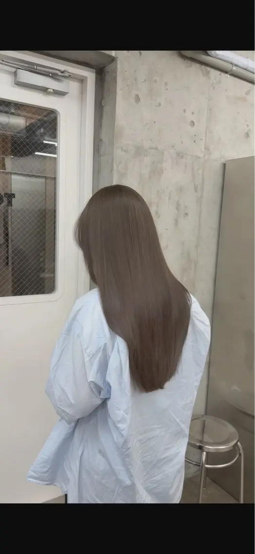 ロング カラー ダブルカラー グレージュ カット ヘアカラー トリートメント 高橋大樹/グレー ジュ/ブリーチなしのヘアスタイル