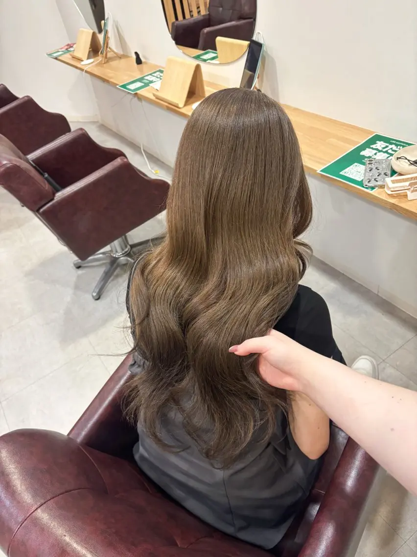 ロング カラー ブリーチ グレージュ ミルクティーグレージュ ベージュ特化 /ブリ ーチ/静岡/rionのヘアスタイル
