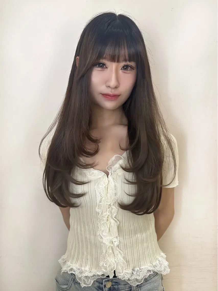 ロング カラー ヘアカラー 'axis hinaのヘアスタイル