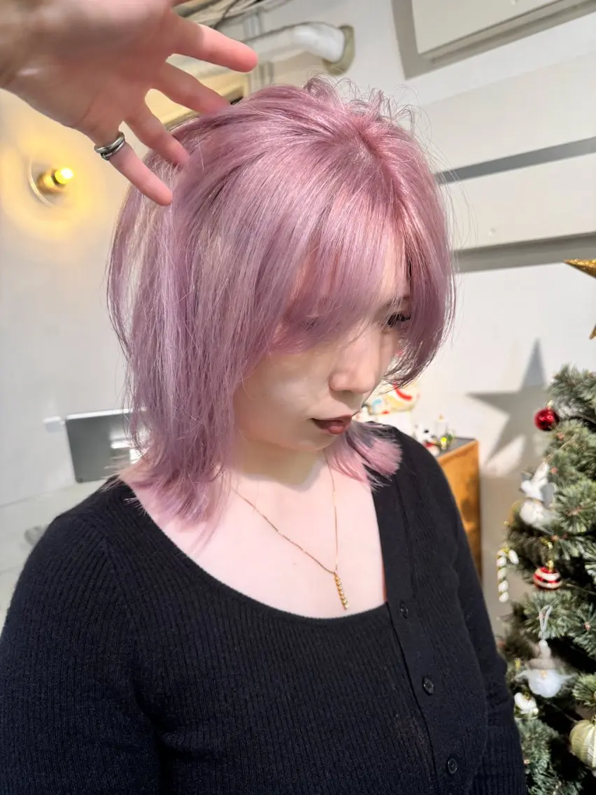 ミディアム カラー 顔周りレイヤーカット ブリーチminamiのヘアスタイル