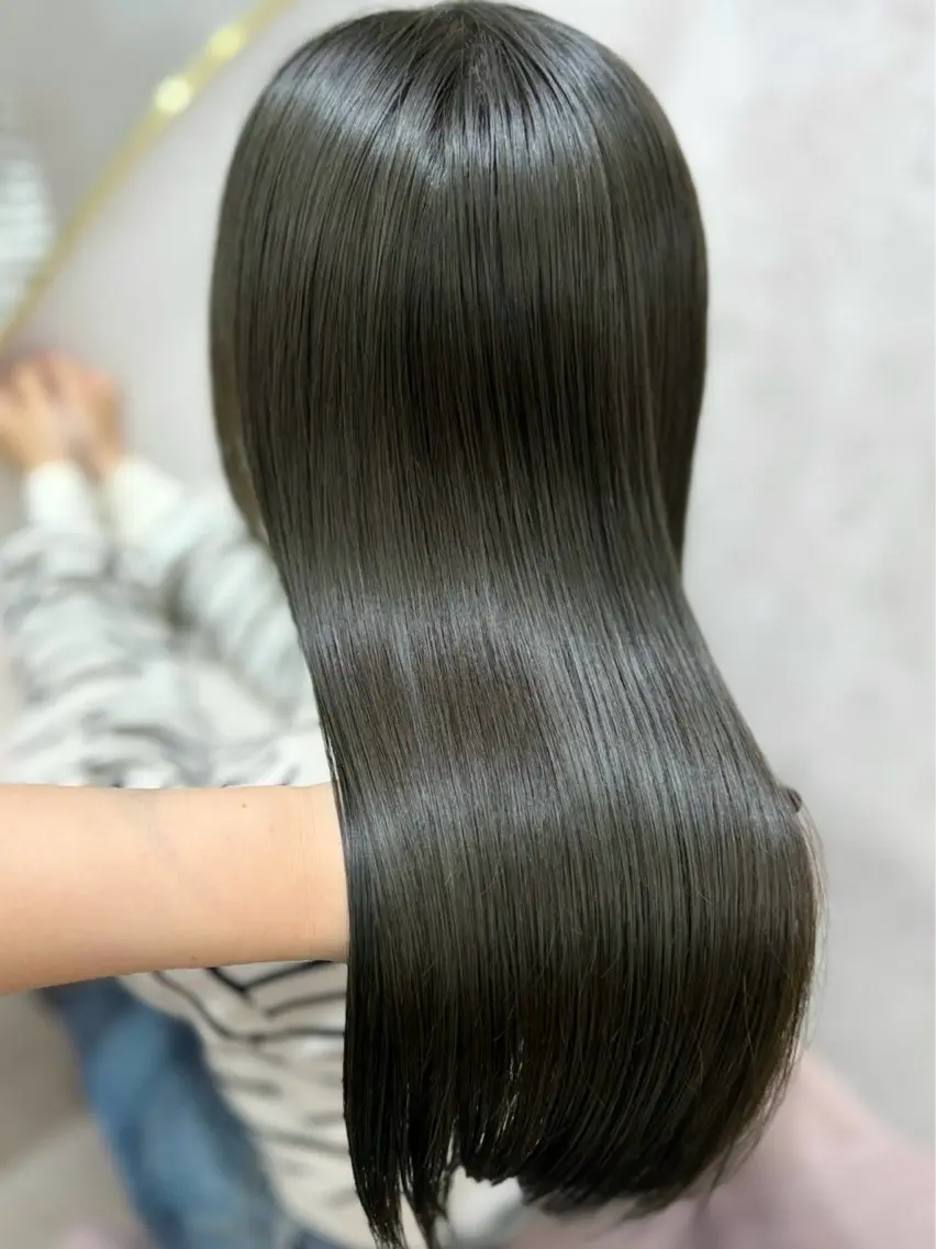 カラー 🫧yumena🫧 艶カラー特化🖤大宮のヘアスタイル