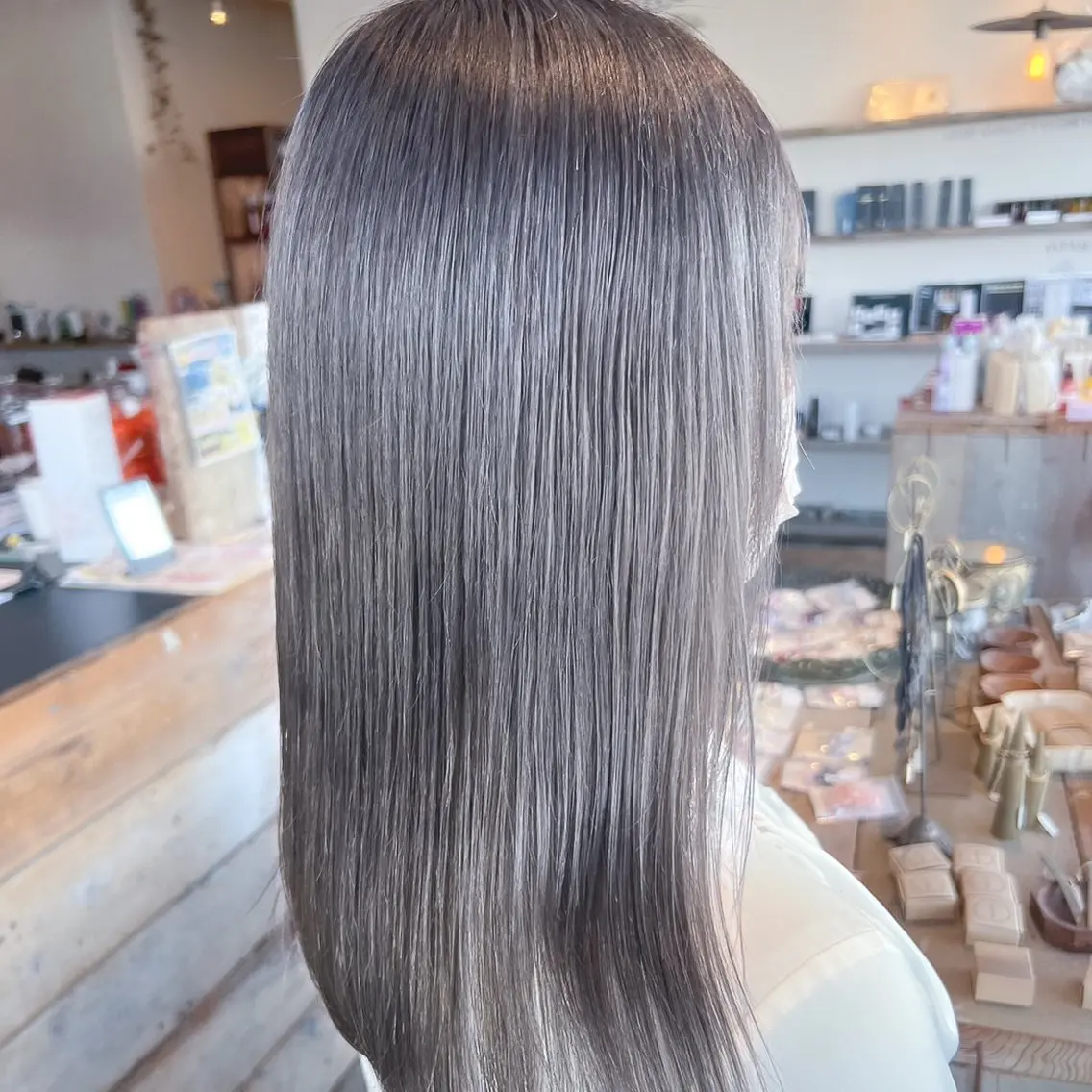 ミディアム カラー カット ヘアカラー トリートメント 岸下 理緒のヘアスタイル