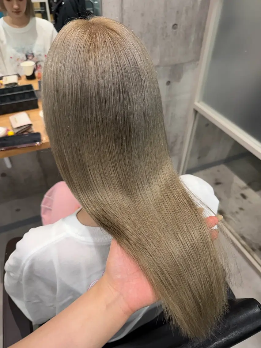 ロング カラー カット ヘアカラー トリートメント ヘアセット newi赤羽 HINATAのヘアスタイル