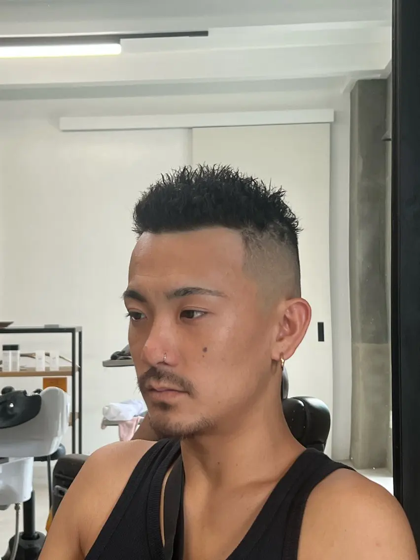 ショート パーマ ヘアアレンジ メンズ フェードカット メンズパーマ 佐藤 海舟のヘアスタイル
