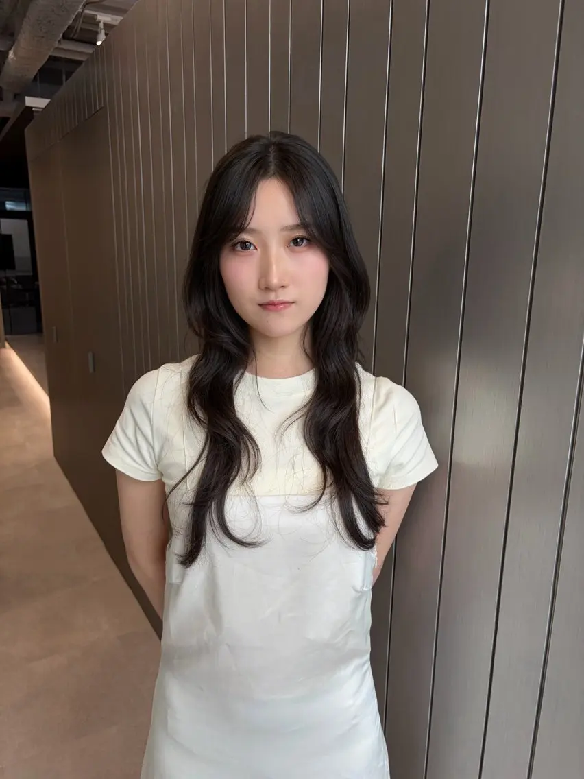 カット/韓国式コテ巻き風パーマ(26歳までの方の対象メニュー)必要であれば根元パーマも追加可能ですの写真
