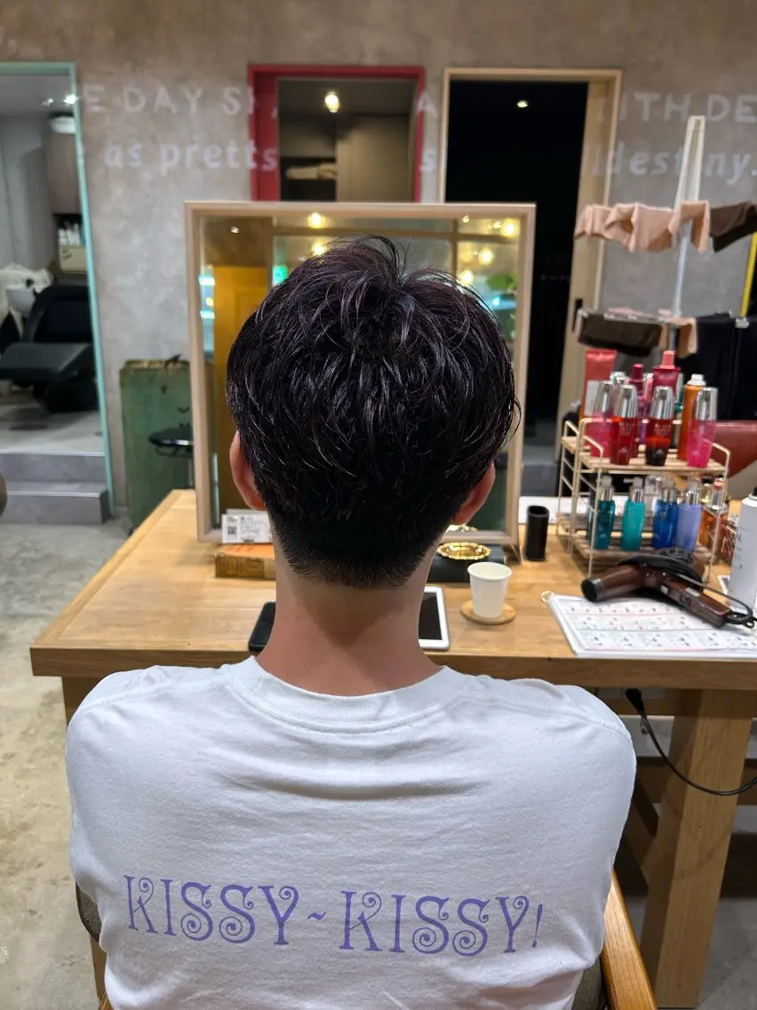 ショート カラー パーマ メンズ 新谷 虎太郎のヘアスタイル