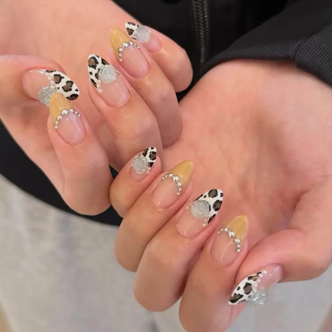 ネイル ブラウン 韓国ネイル マグネットネイル ニュアンスネイル オフィスネイル ハンドネイル Squen Nail shinjukuのネイルデザイン