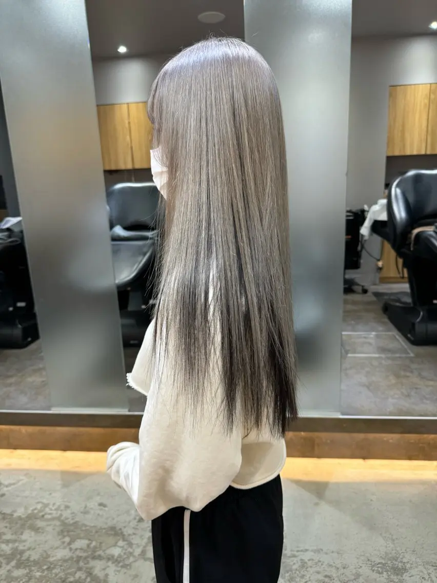 セミロング カラー ヘアカラー トリートメント ブリーチ特化 梅田本多翔のヘアスタイル