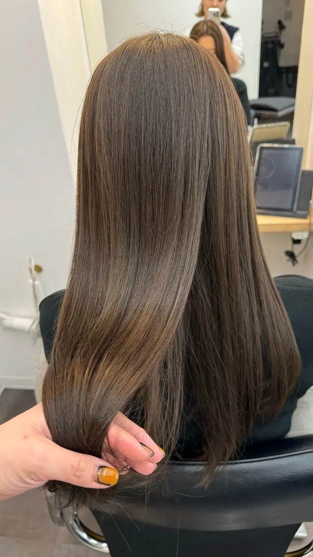 セミロング カラー ヘアカラー トリートメント WISTERIA P LUS1 ikumiのヘアスタイル