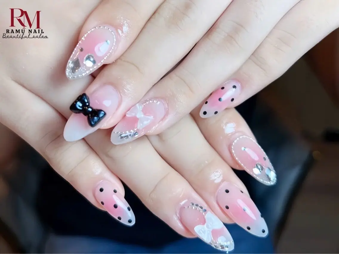 ネイル キラキラネイル マグネットネイル ミラーネイル ピンク 夏ネイル ハンドネイル RAMU Nail 恵比寿店のネイルデザイン