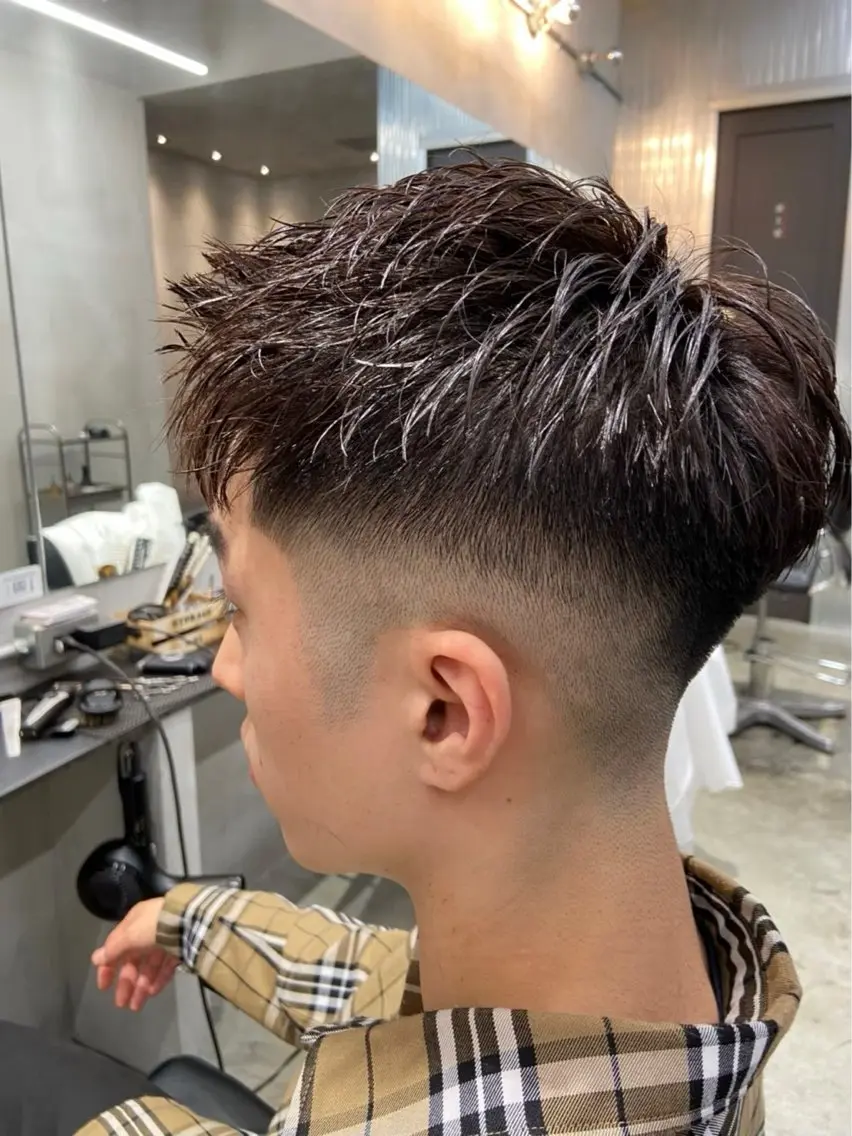 ショート メンズ フェードカット 【明大前フェード/ メンズパーマ/岳】のヘアスタイル