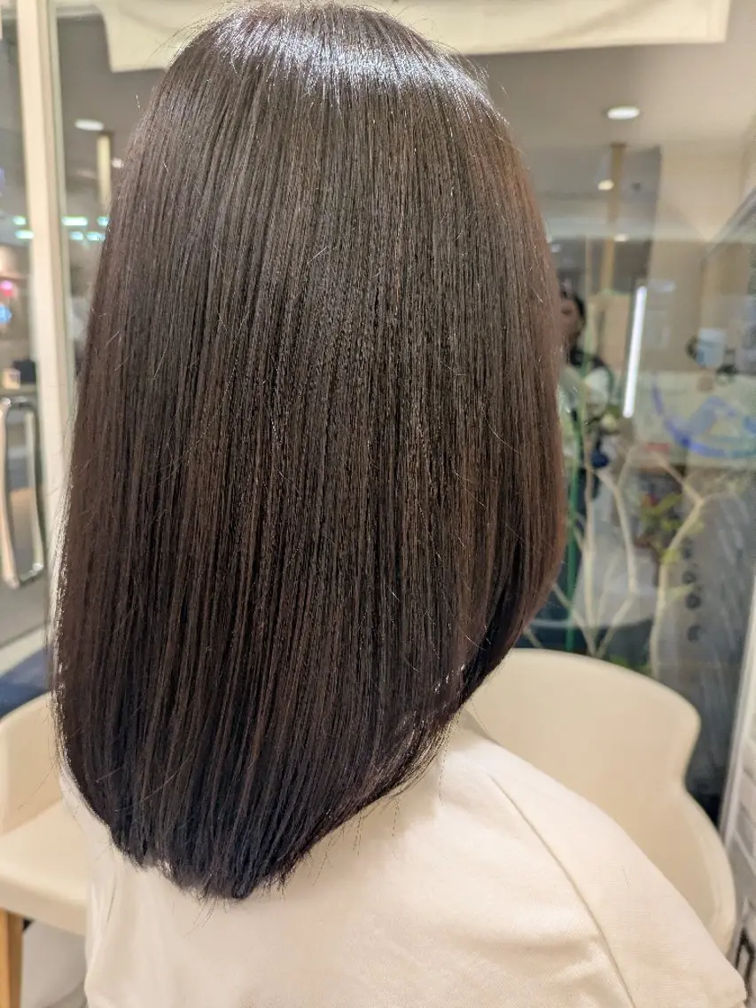セミロング カラー レイヤーカット カット ヘアカラー トリートメント 佐々木 萌のヘアスタイル