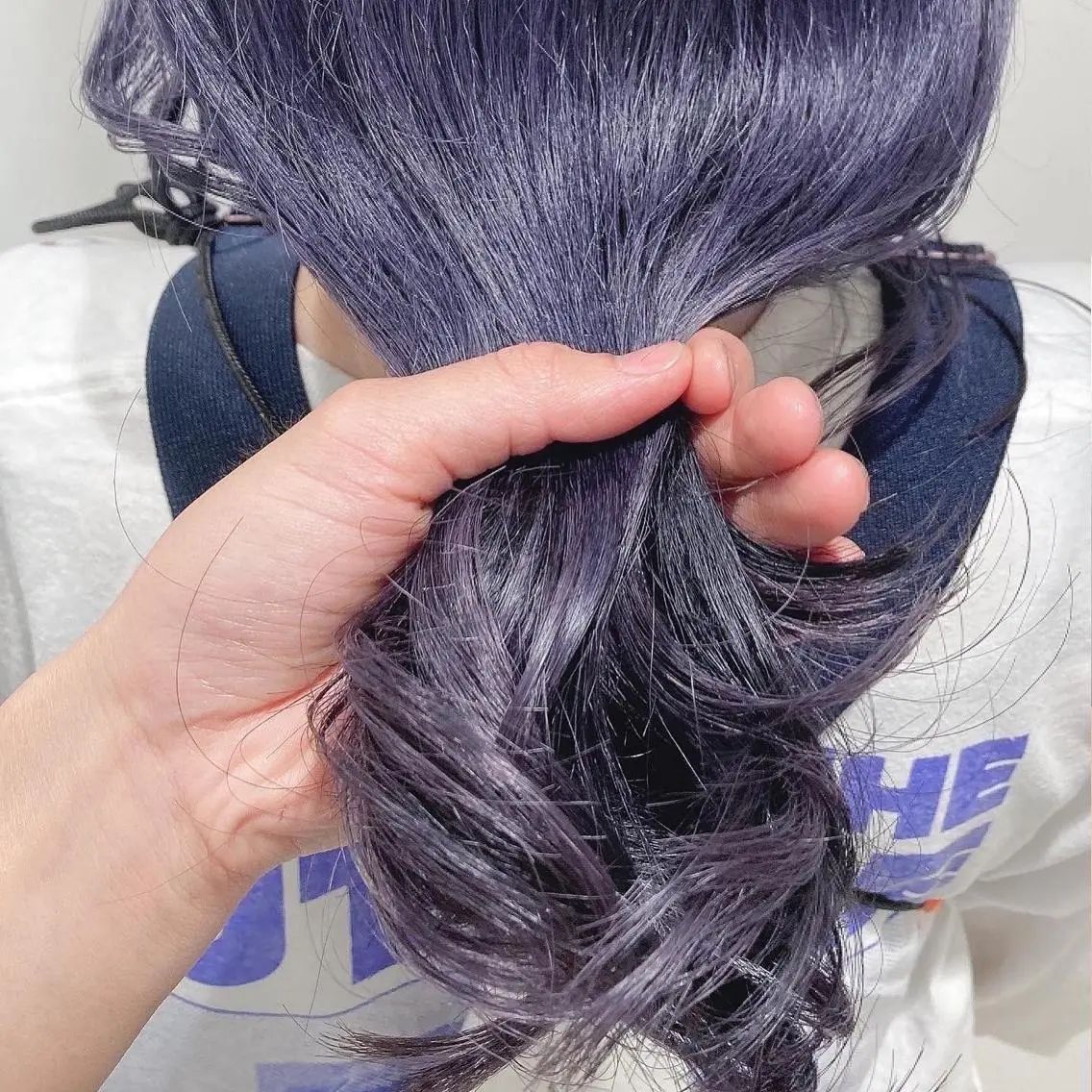 セミロング カラー 黒髪 パープルカラー カット ヘアカラー トリートメント スキバサミを使わない カット🌼唯🌼のヘアスタイル