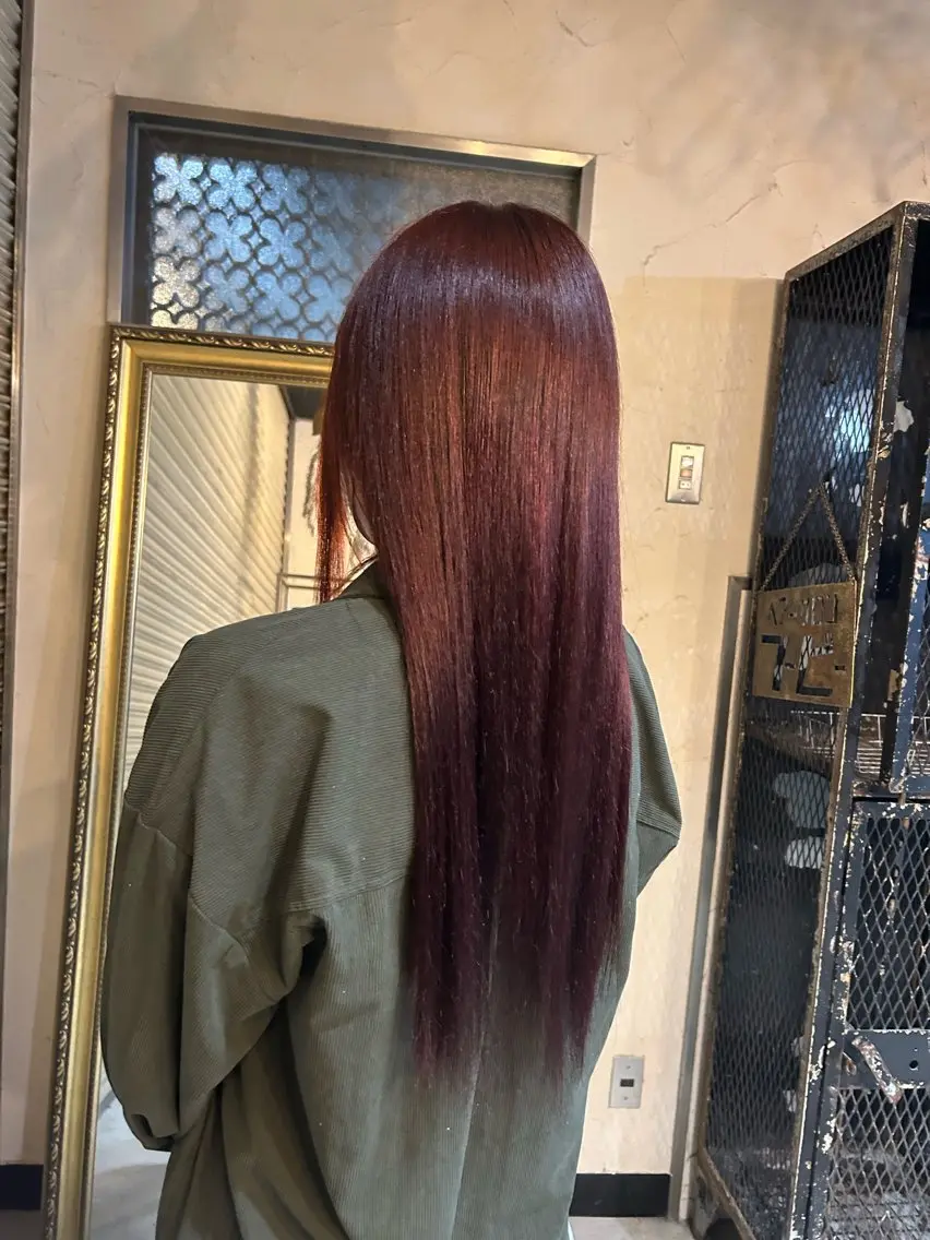 ロング カラー レッドカラー ヘアカラー 植吉 琉月のヘアスタイル