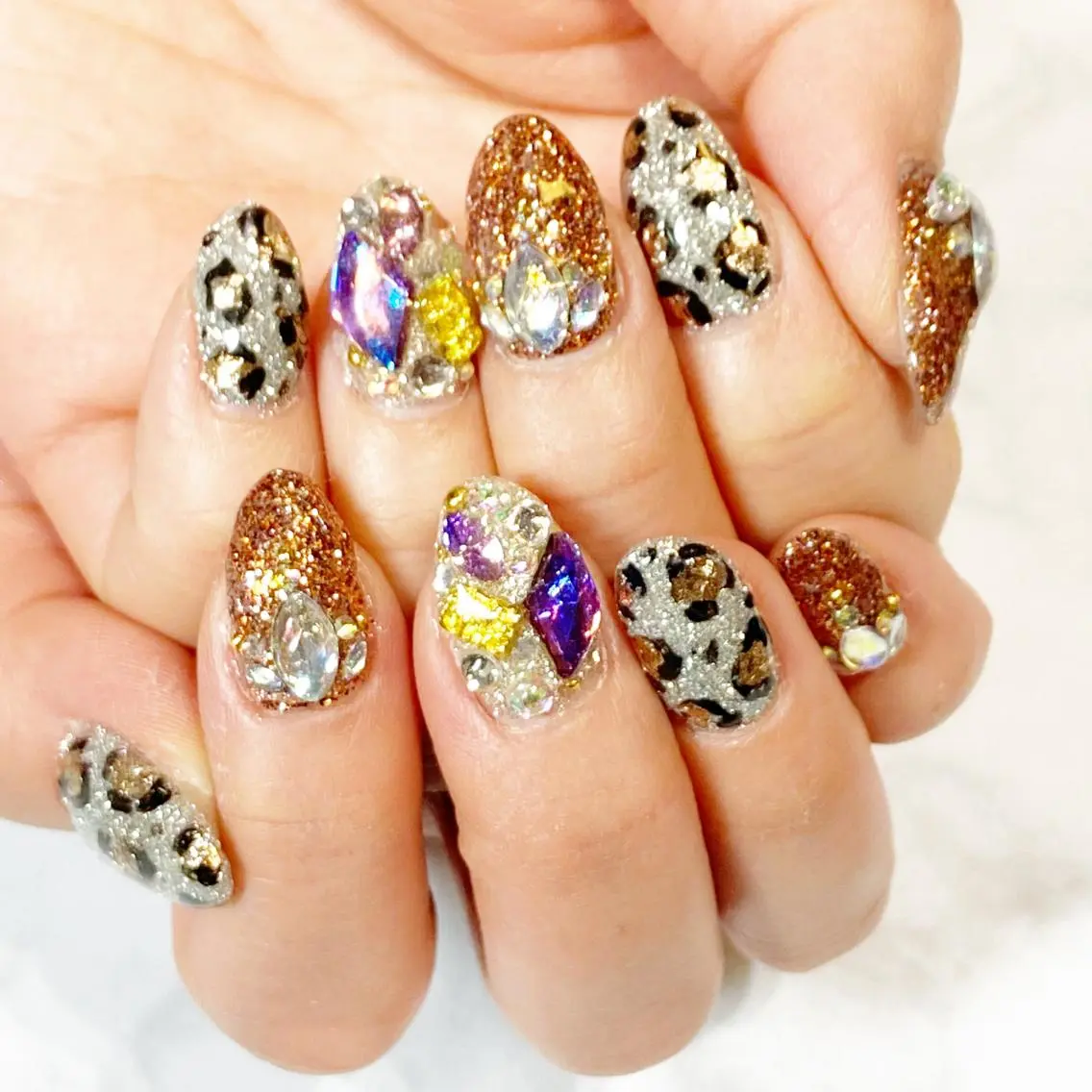 ネイル フラッシュネイル キラキラネイル ハンドネイル YUN 💅のネイルデザイン