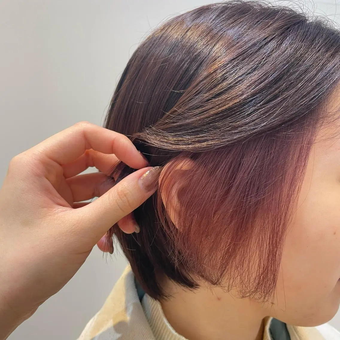 ショート カラー ブラウンカラー インナーカラー ピンクカラー ピンクブラウン Hana❁⃘*.ﾟ Jr.stylistのヘアスタイル