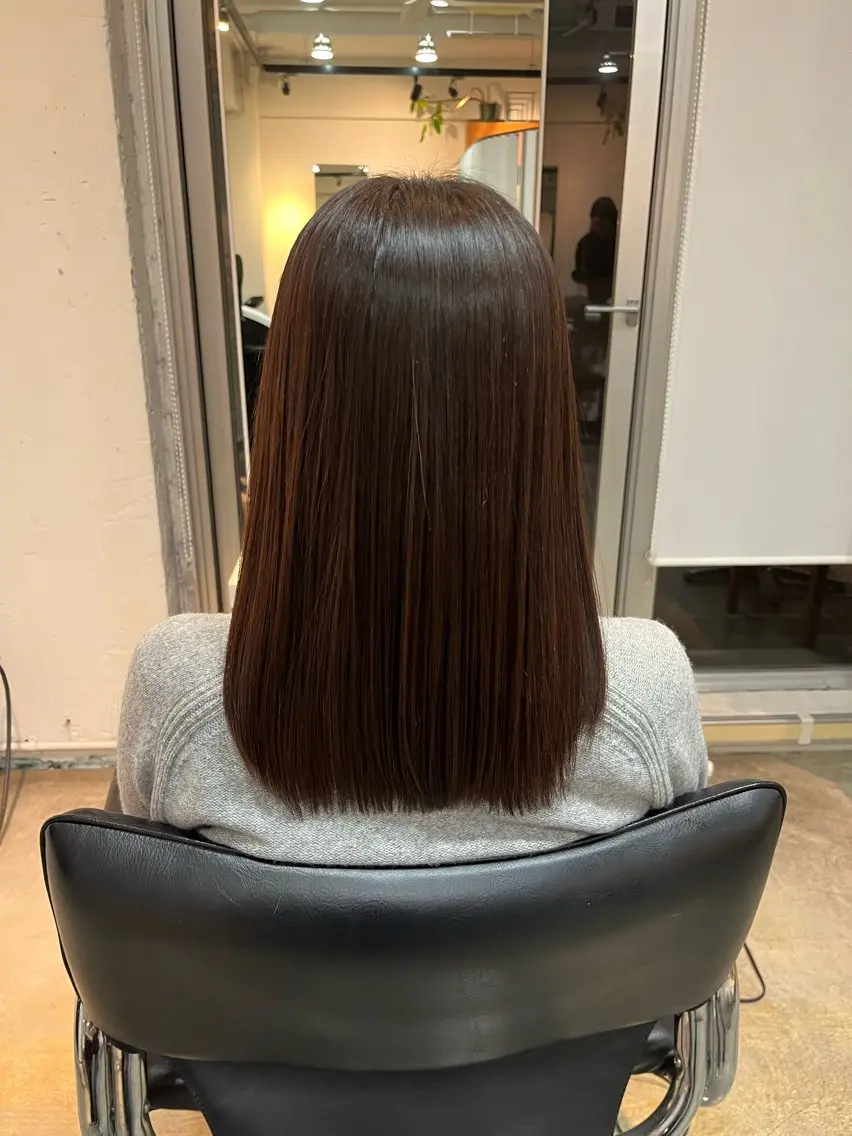 セミロング カラー 栗林 惟のヘアスタイル
