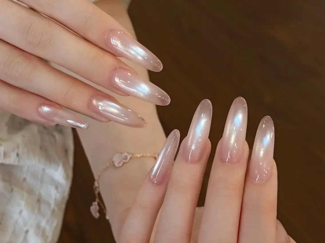 ネイル オーロラネイル チークネイル 長さ出し フレンチネイル ジェルネイル ハンドネイル ハンドケア NEW NAIL 池袋🔥🧲のネイルデザイン