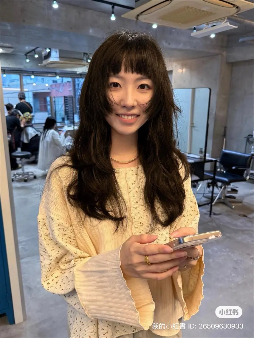 ロング カット レイヤーカット\ウル フ　chinatsuのヘアスタイル