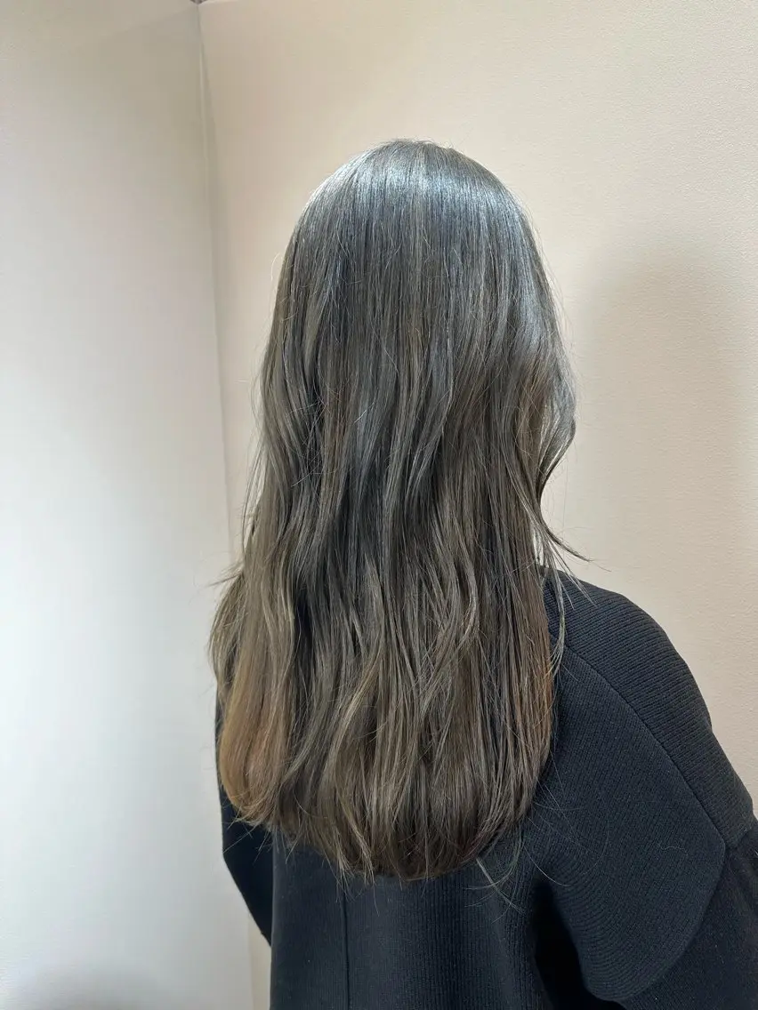 カラー momo 札幌美容師のヘアスタイル
