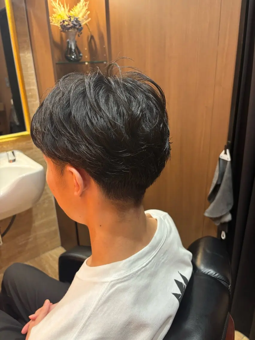 パーマ メンズ フェザーパーマ メンズパーマ 刈り上げ 松橋 海渡のヘアスタイル