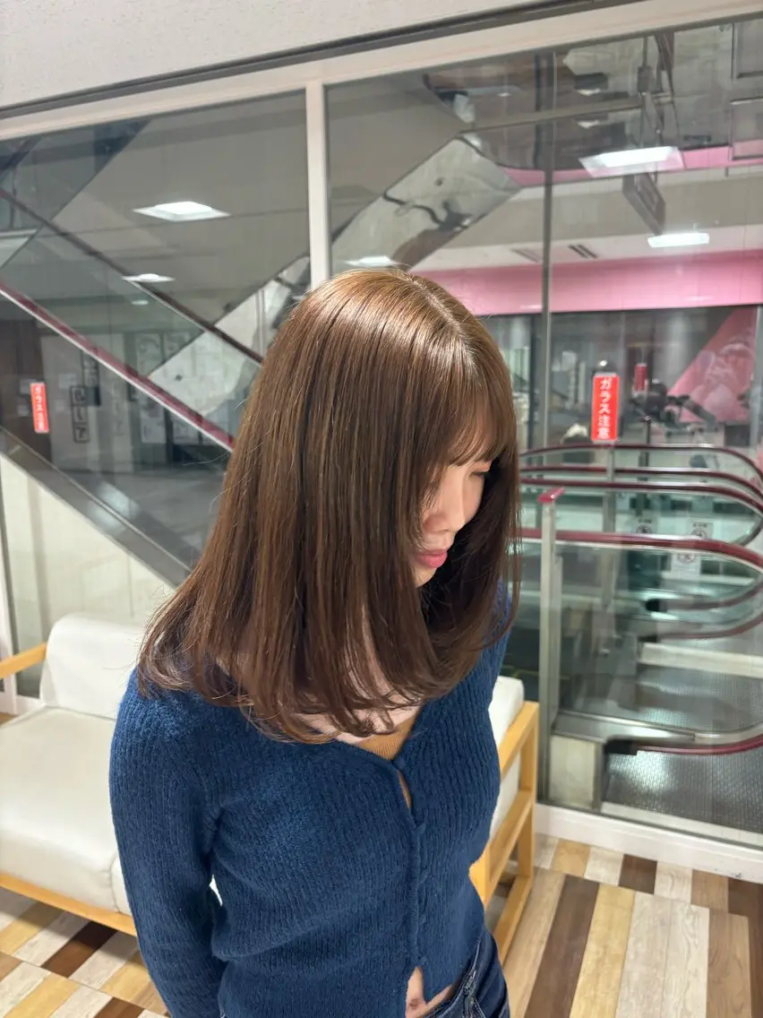 ミディアム カラー ベージュカラー ブリーチ ブリーチなしカラー オオカメ ユヅキのヘアスタイル