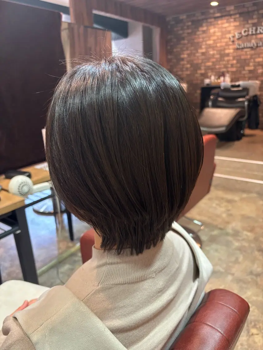 ショート カット ヘアカラー トリートメント ERIKO Tのヘアスタイル