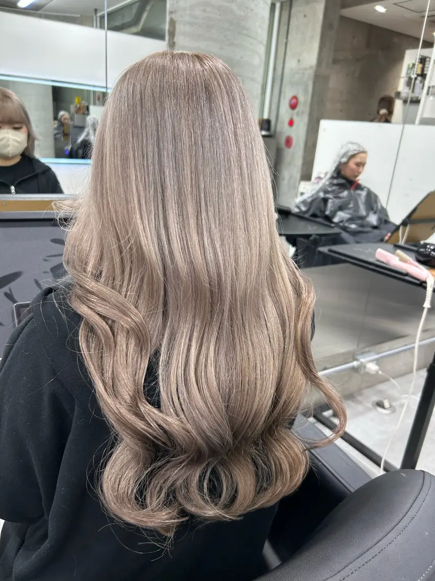 ロング カラー ブリーチ ケアブリーチ ダブルカラー ハイトーンカラー ヘアカラー Aoba 🫧艶ハイトーン🫧のヘアスタイル
