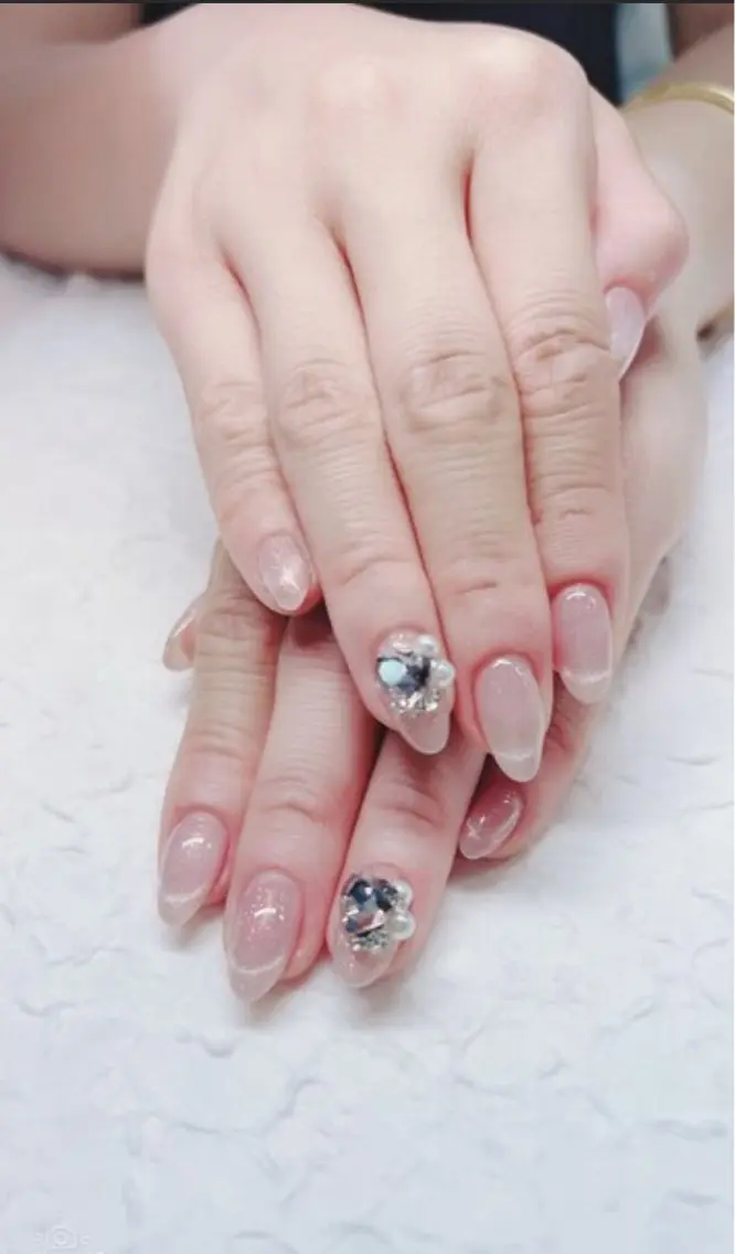 【ハンドネイルのお休み＊ツヤツヤ】オフ+ファイリング＋ケア+艶だしの写真
