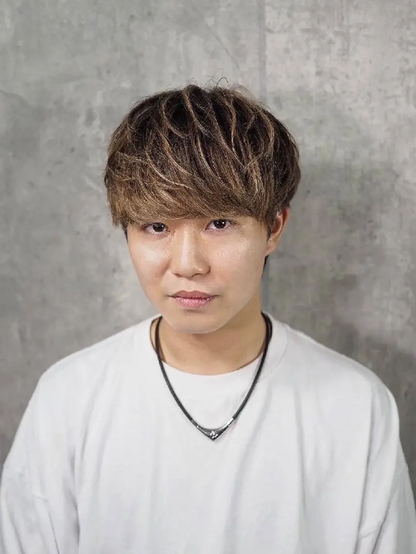 メンズ メンズハイライト マッシュ 石井 希明のヘアスタイル