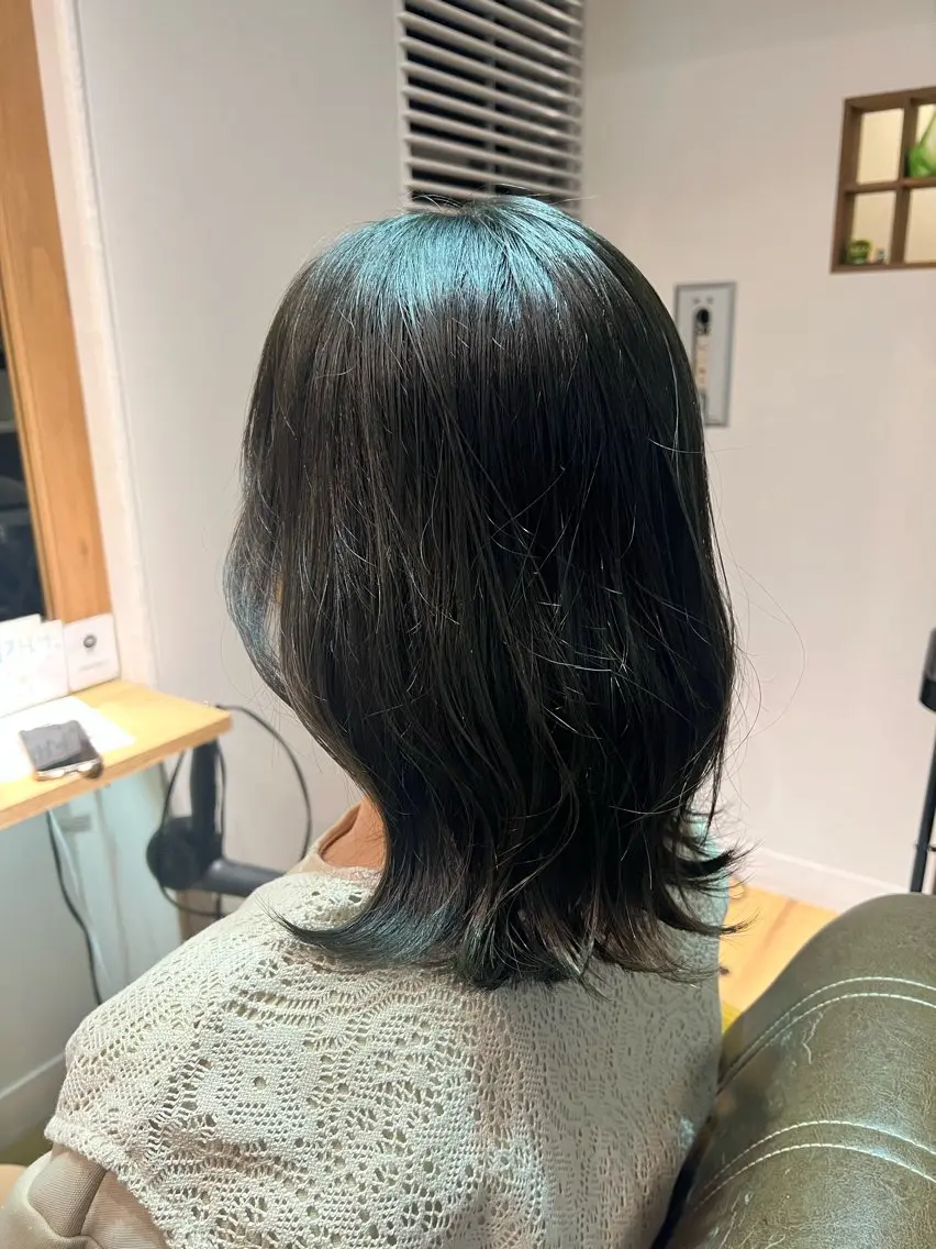 ミディアム カラー グレージュ オリーブグレージュ オリーブグレー ヘアカラー トリートメント ツキダテ ユイのヘアスタイル