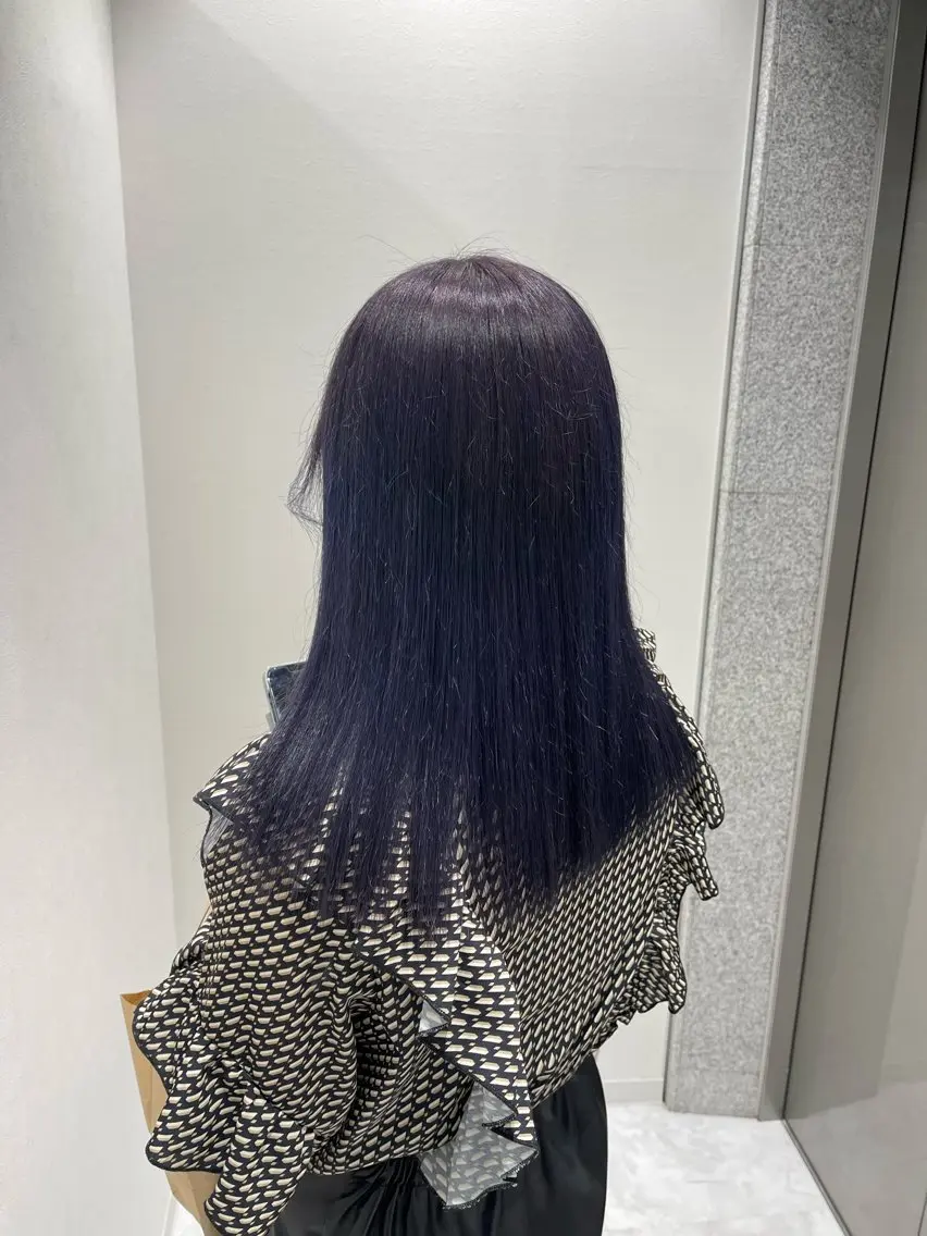 ロング カラー 黒髪 ラベンダーカラー ラベンダー💜 グレージュ🩶のヘアスタイル
