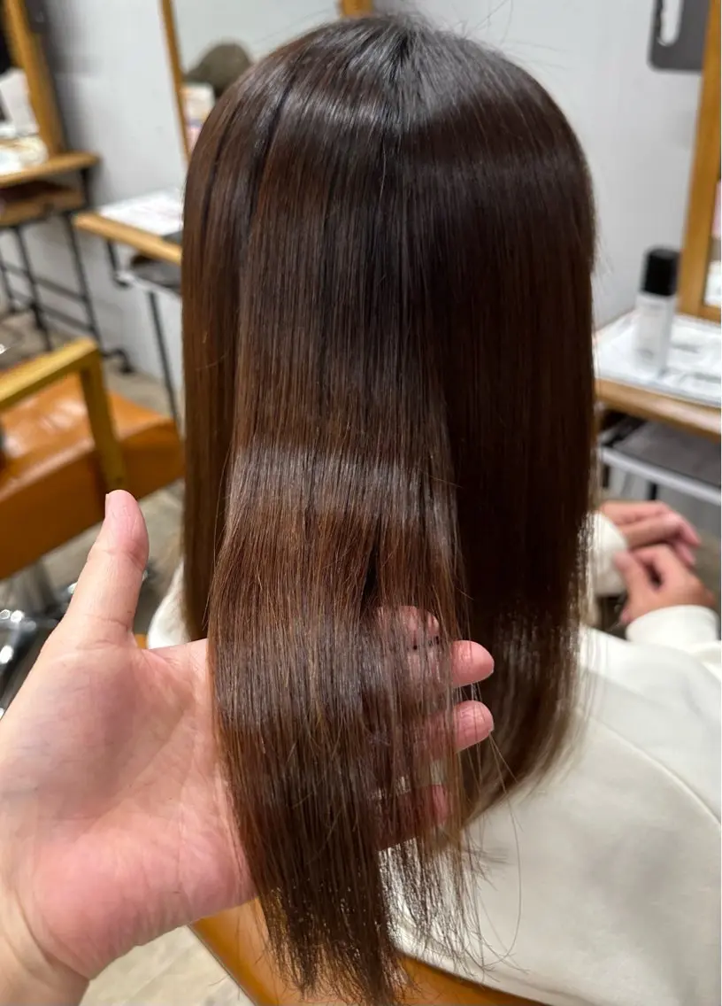 セミロング カラー COCO .のヘアスタイル