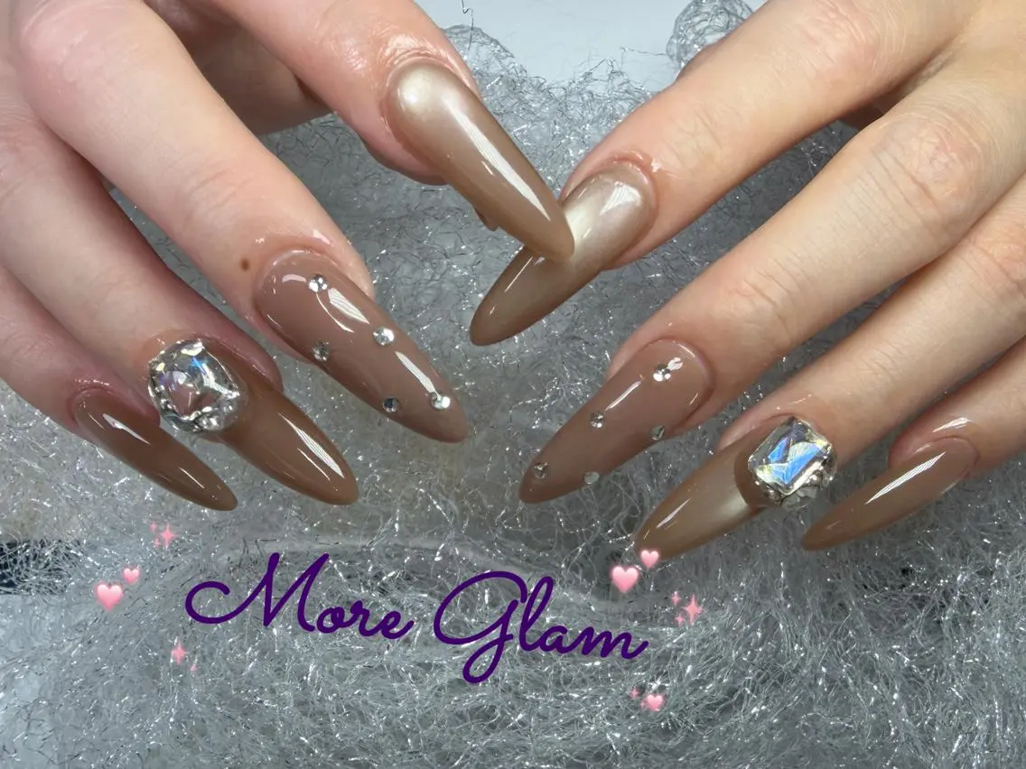 ネイル 長さ出し フットネイル フレンチネイル ジェルネイル ガラスフレンチ More Glam 池袋東口店のネイルデザイン