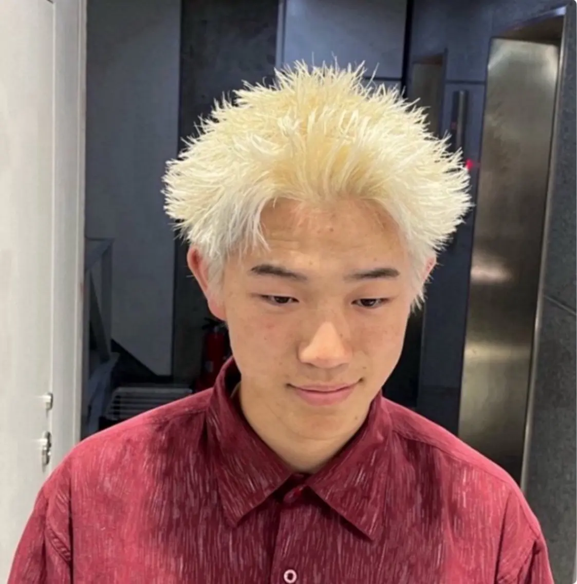 ショート カラー パーマ メンズ ブロンド ホワイトブロンド カット ヘアカラー 🔥メンズ 特化🔥菊水皐暉🔥のヘアスタイル