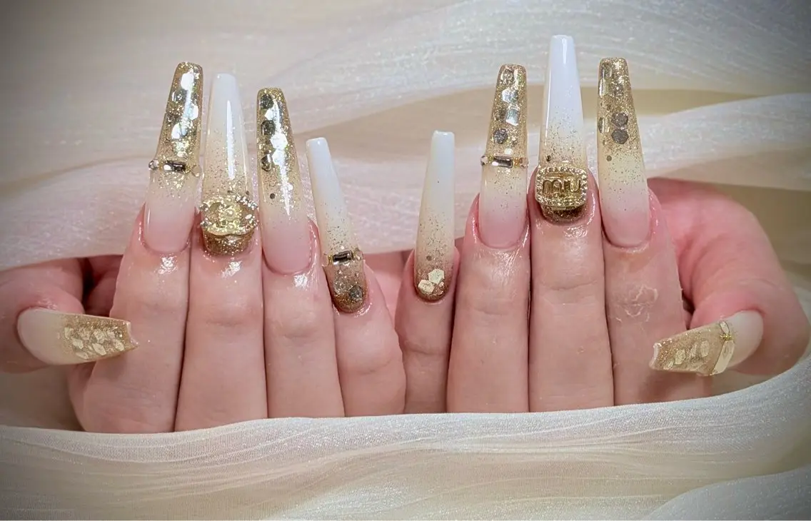 ネイル オーロラネイル チークネイル フットネイル フレンチネイル ジェルネイル ハンドネイル Nichi Nailsのネイルデザイン
