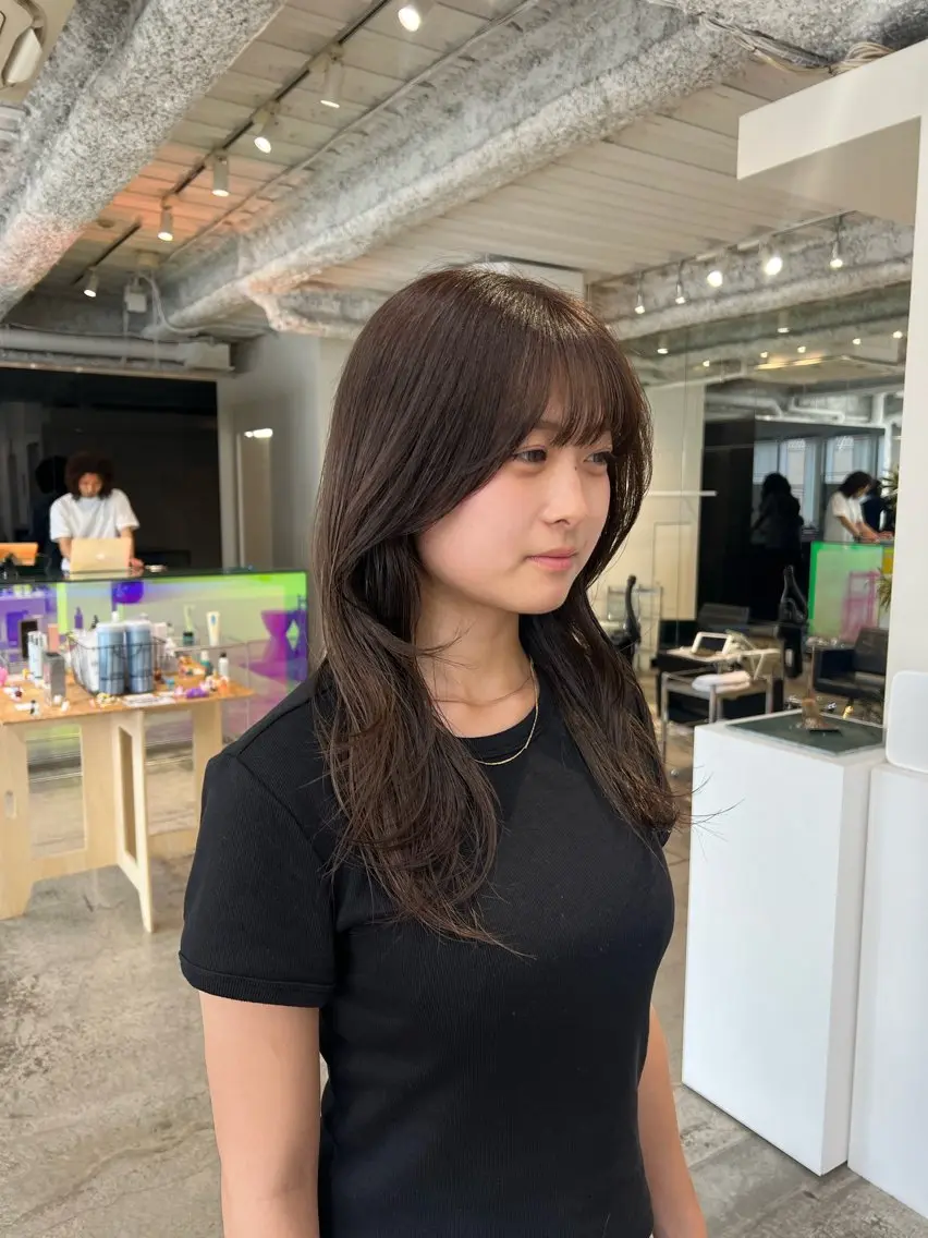 ロング カラー ベージュカラー レイヤーカット カット ヘアカラー トリートメント AmiLi HONOKAのヘアスタイル