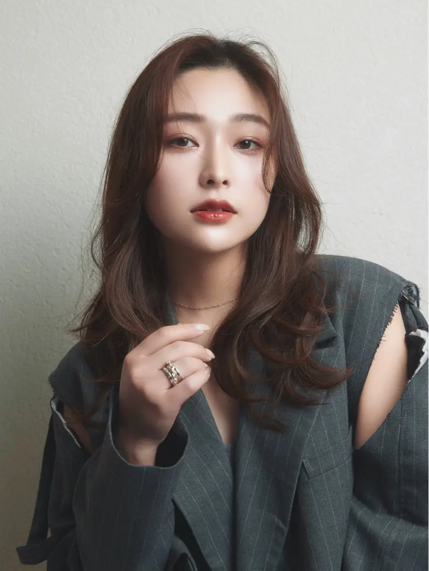 セミロング カラー 九後 志帆海のヘアスタイル