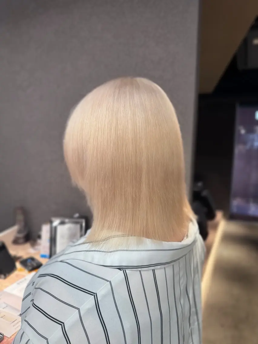 ミディアム カラー ヘアカラー トリートメント 紬/enne/ブリー チ/ハイトーンのヘアスタイル