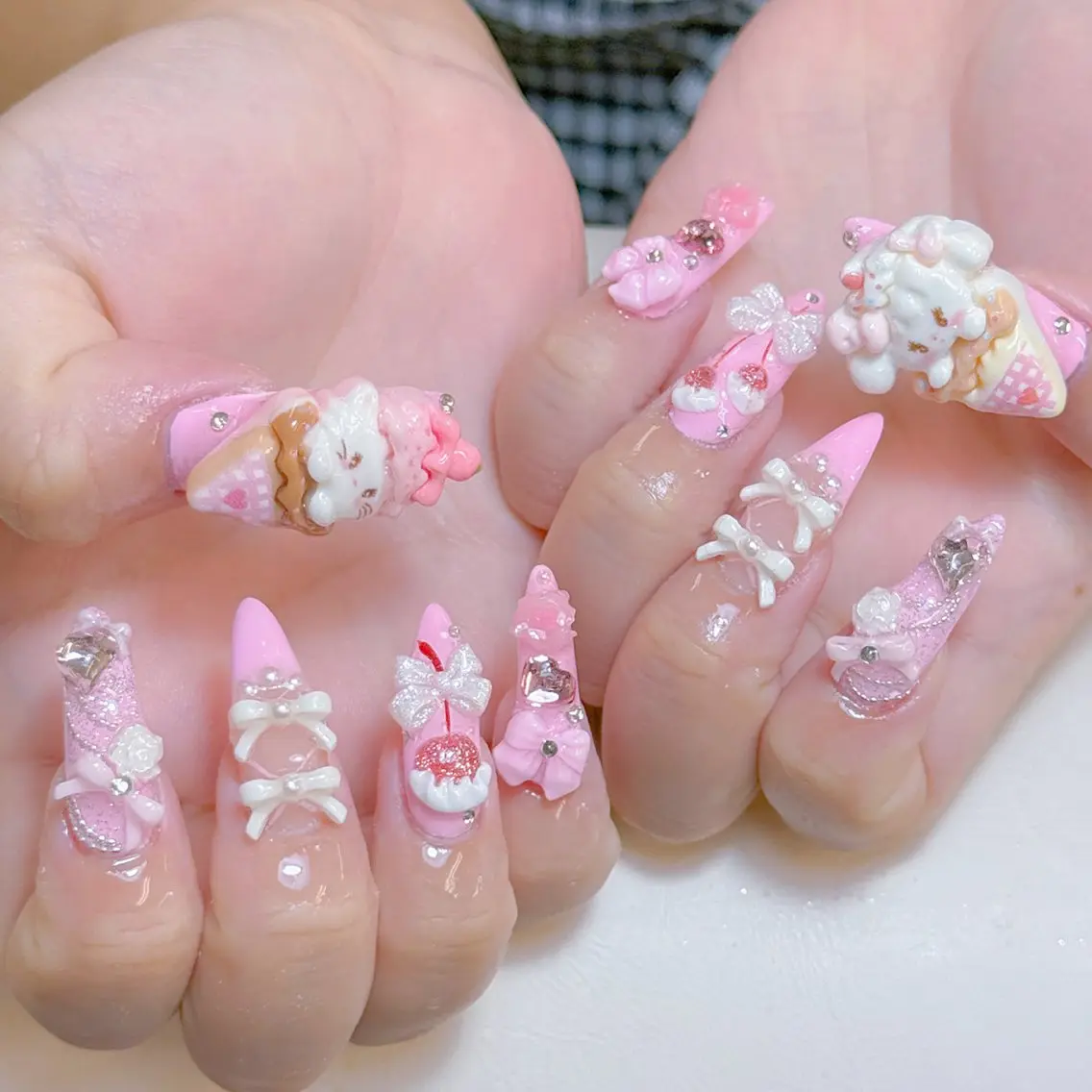 ネイル チークネイル 長さ出し フレンチネイル ジェルネイル ガラスフレンチ ハンドネイル anh nail anne🤍のネイルデザイン