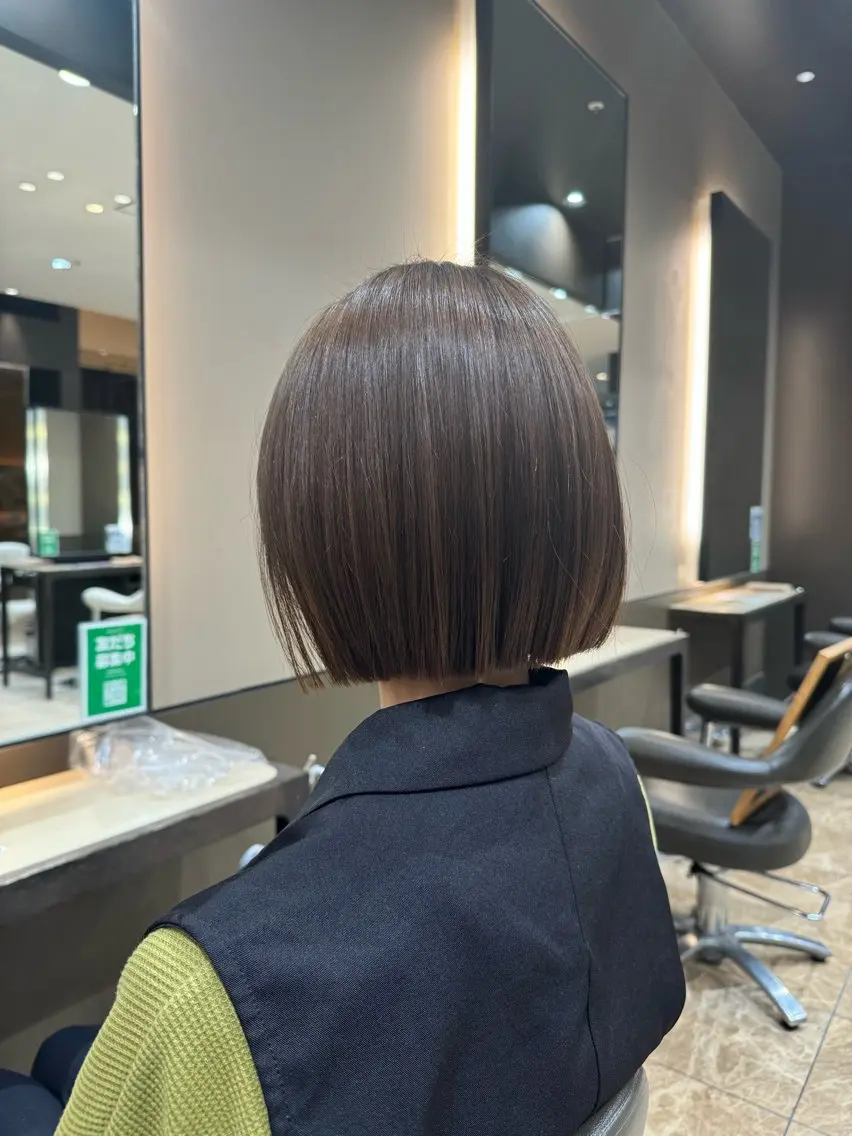 ミディアム ボブ グラングリーン大阪 savoirサキモトのヘアスタイル