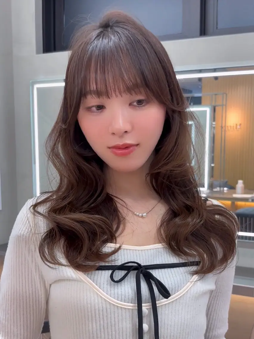 ミディアム カラー ミディアムレイヤー ベージュカラー レイヤーカット 縮毛矯正 カット ヘアカラー トリートメント 【博多髪質改善】 吉村　清志のヘアスタイル