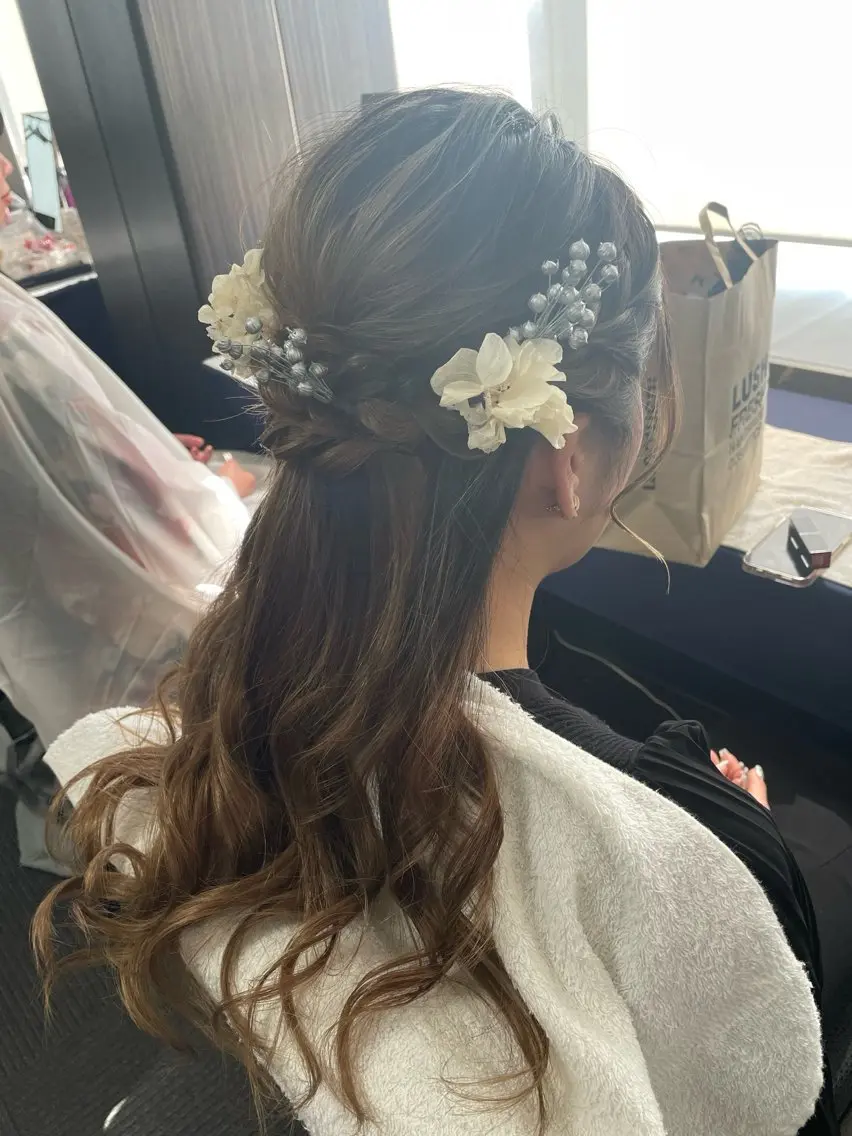 ロング ヘアアレンジ ハーフアップ ユ ミのヘアスタイル