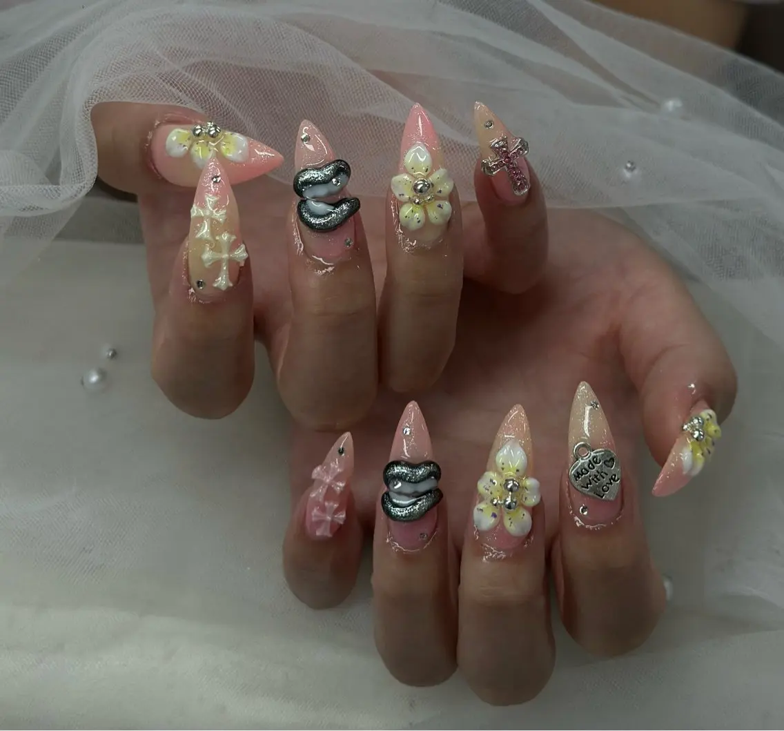 ネイル ハンドネイル R Nailのネイルデザイン