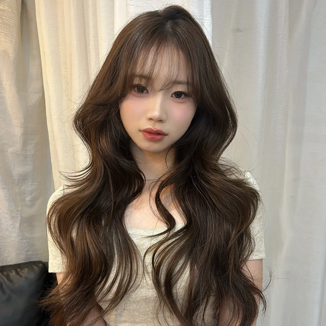 ロング カラー 透明感カラー グレージュ ハッシュカット 韓国風ヘア レイヤーカット カット ヘアカラー ゆうめ 透明感カラー /韓国風レイヤーのヘアスタイル