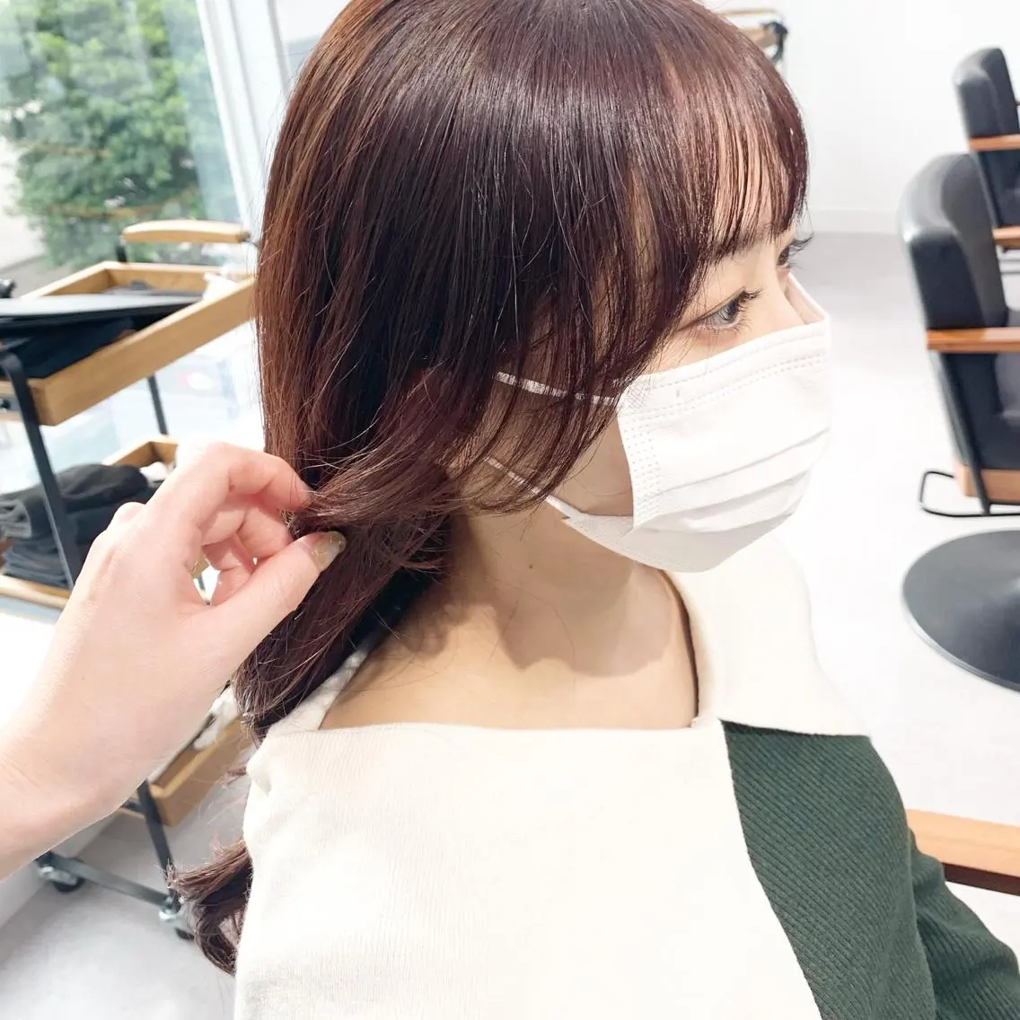 セミロング カラー パーマ ヘアアレンジ メンズ キッズ ネイル マツエク・マツパ アイブロウ レイヤーカット/ 巻ける縮毛矯正のヘアスタイル