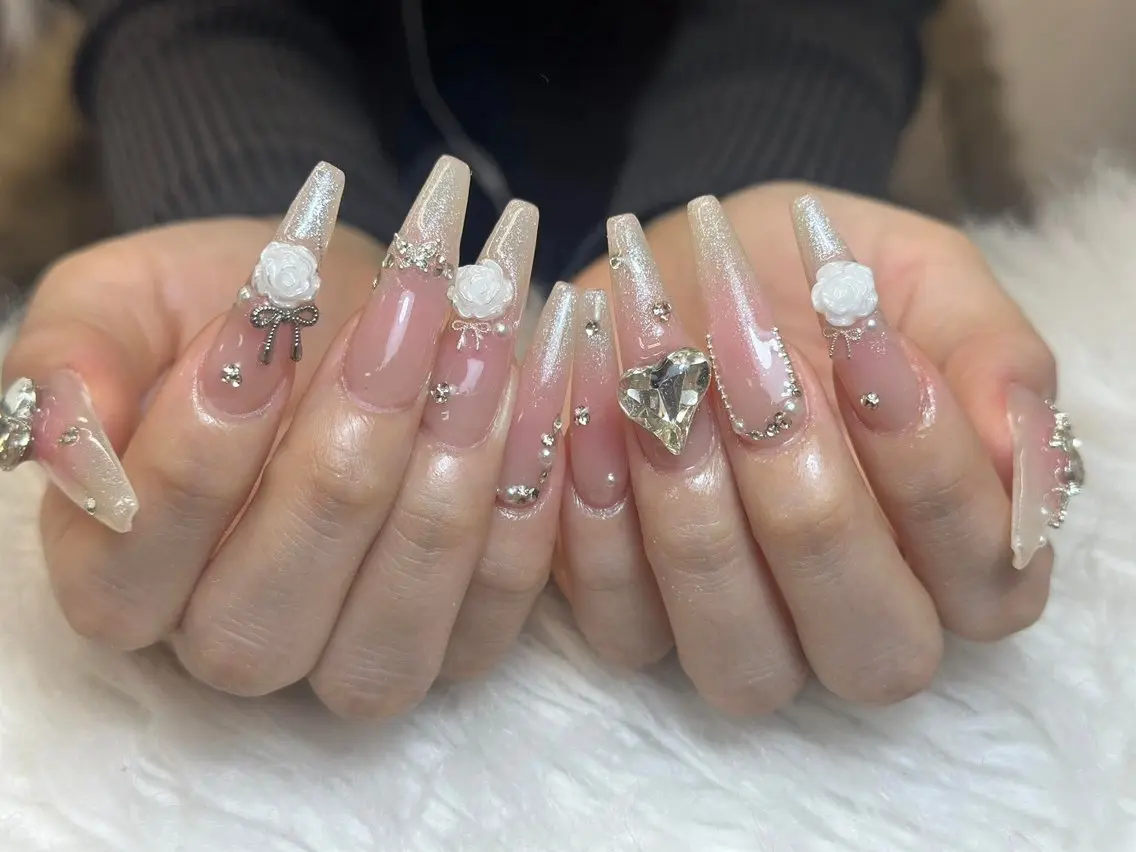 ネイル フレンチネイル ジェルネイル ガーリー 韓国ネイル ロングネイル ハンドネイル NieNail Nezukoのネイルデザイン