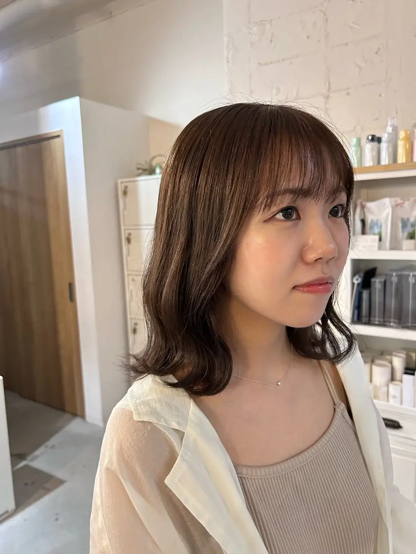 ミディアム 瀬川 夏緒のヘアスタイル